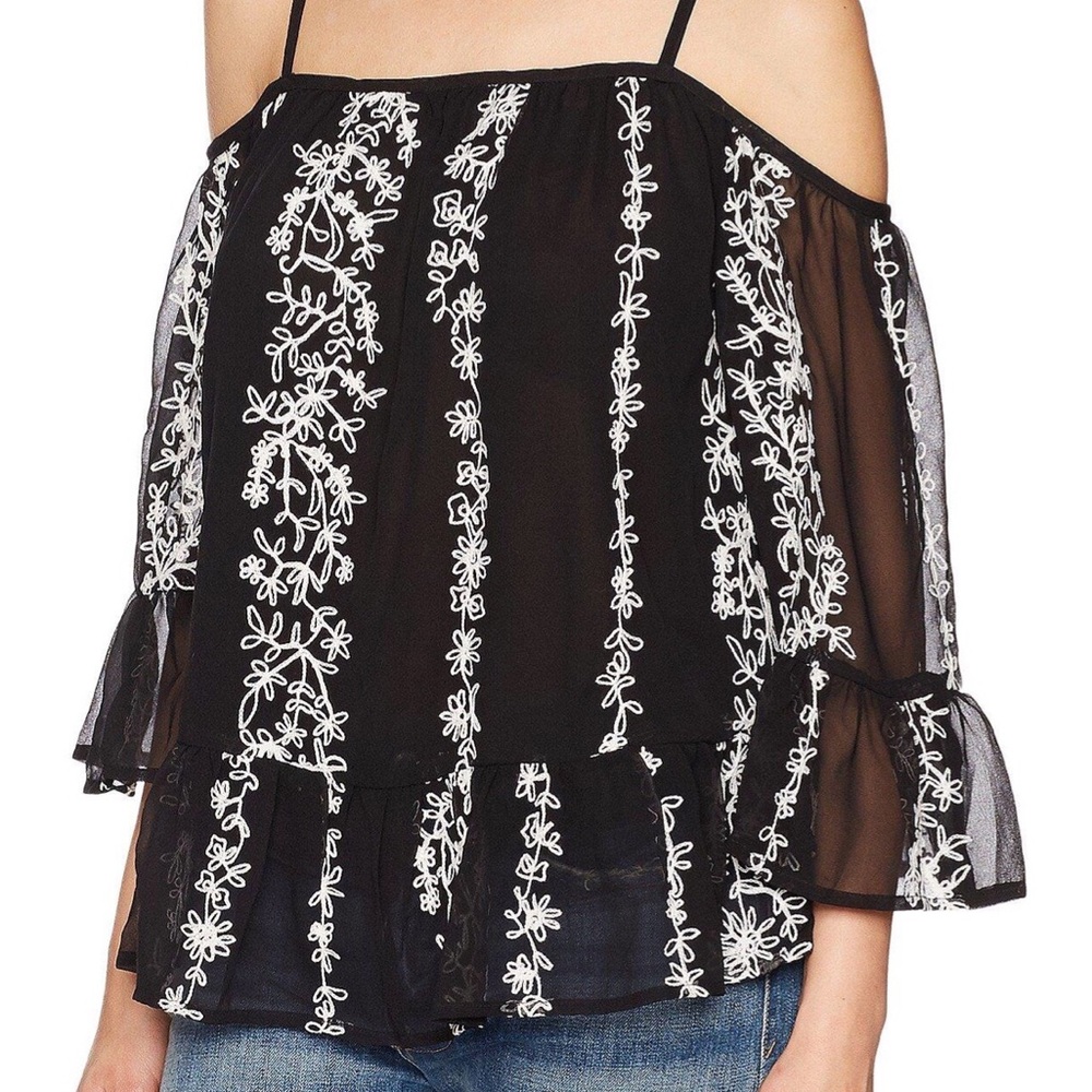 new ✦ R&J Couture ✦ Ruffled Cold Shoulder Top ✦ - Picture 9 of 12